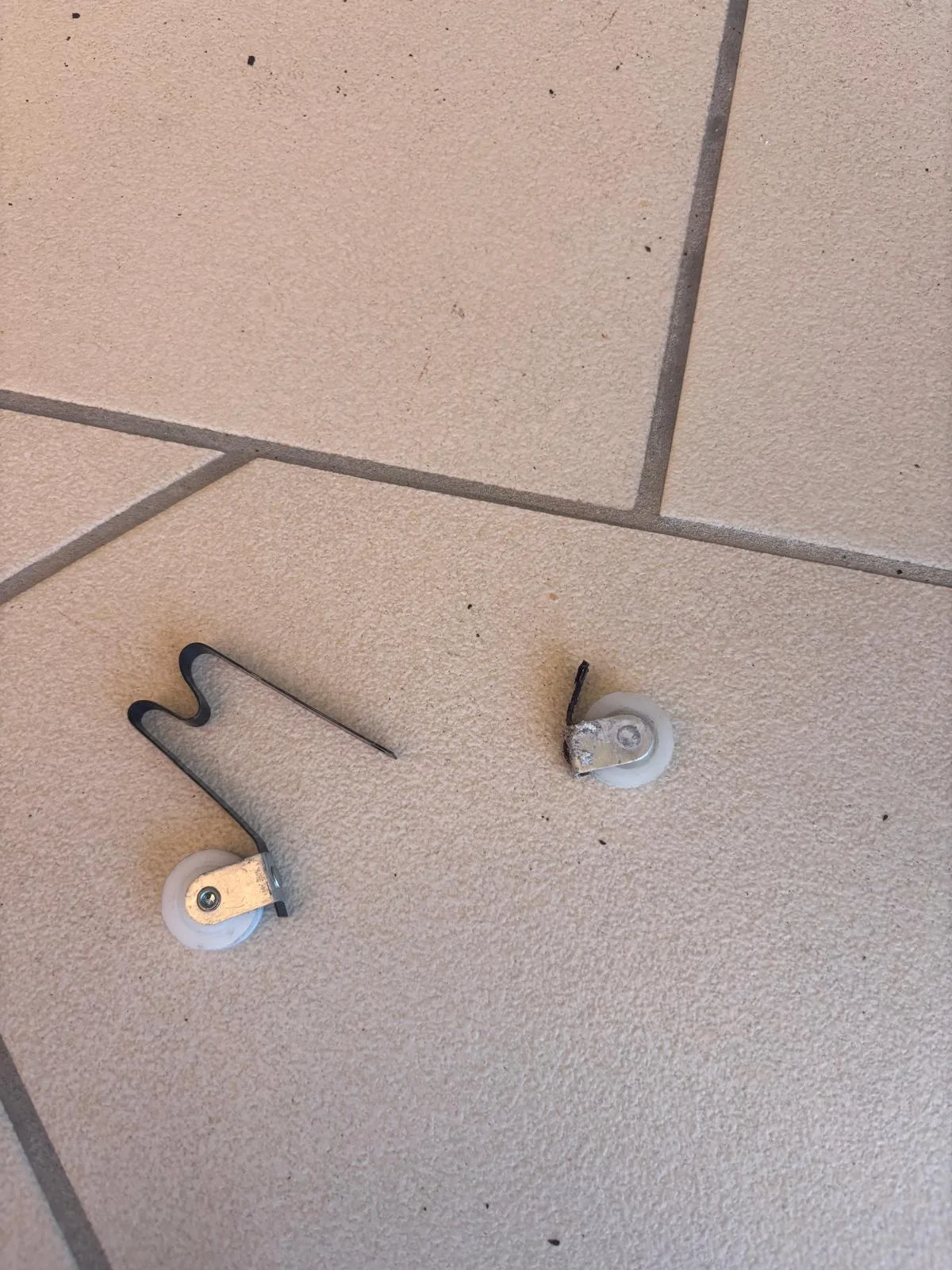 Before and after screen door track cleaning in Stuart