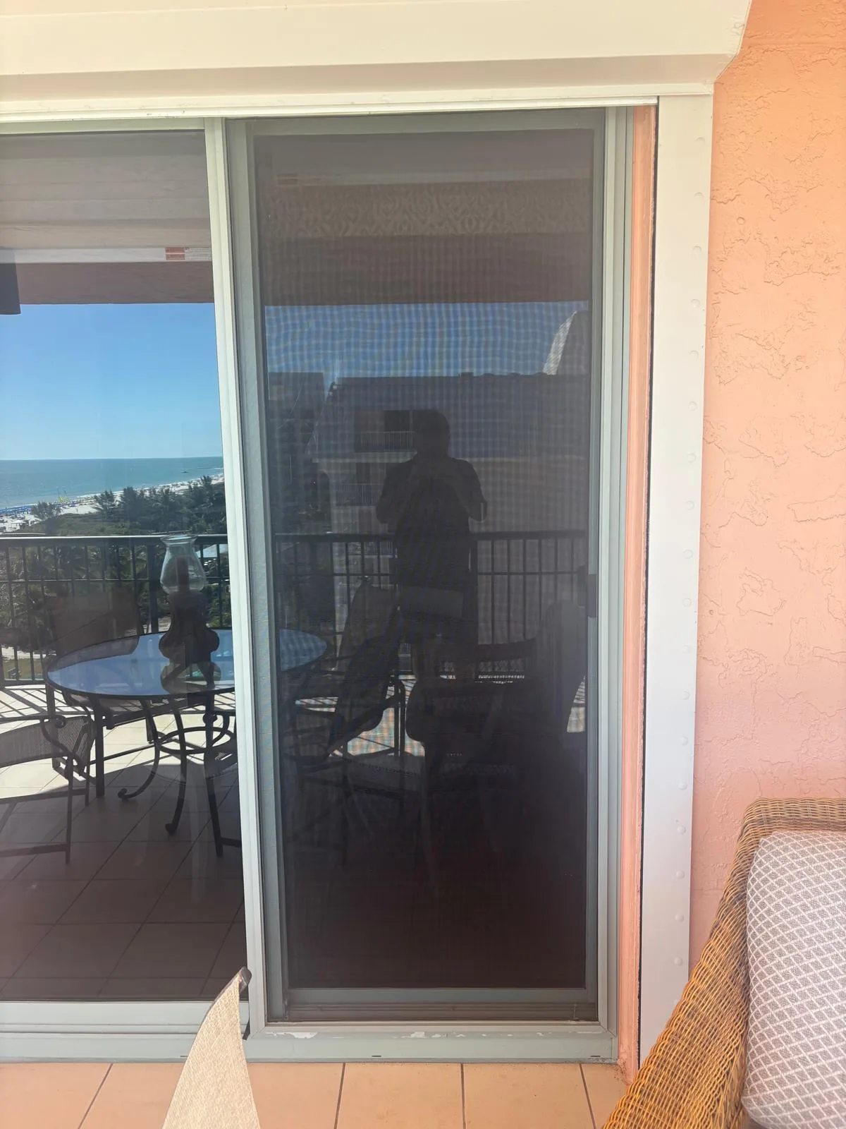 Sliding screen door repair on the Treasure Coast